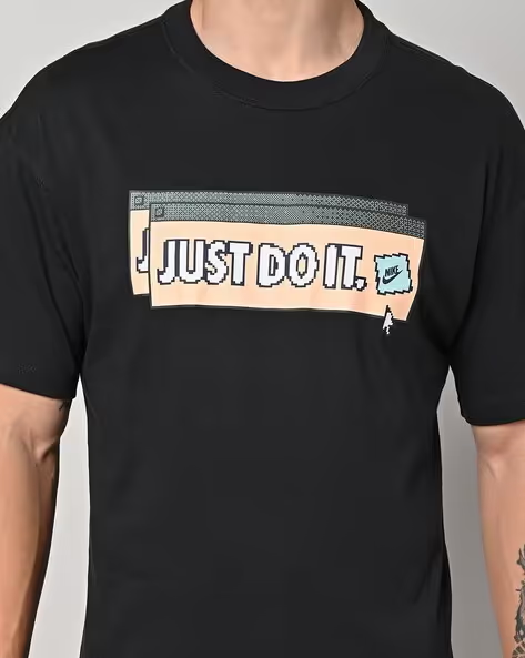 Nike - “Just Do It” Graphic T-Shirt - Talla L